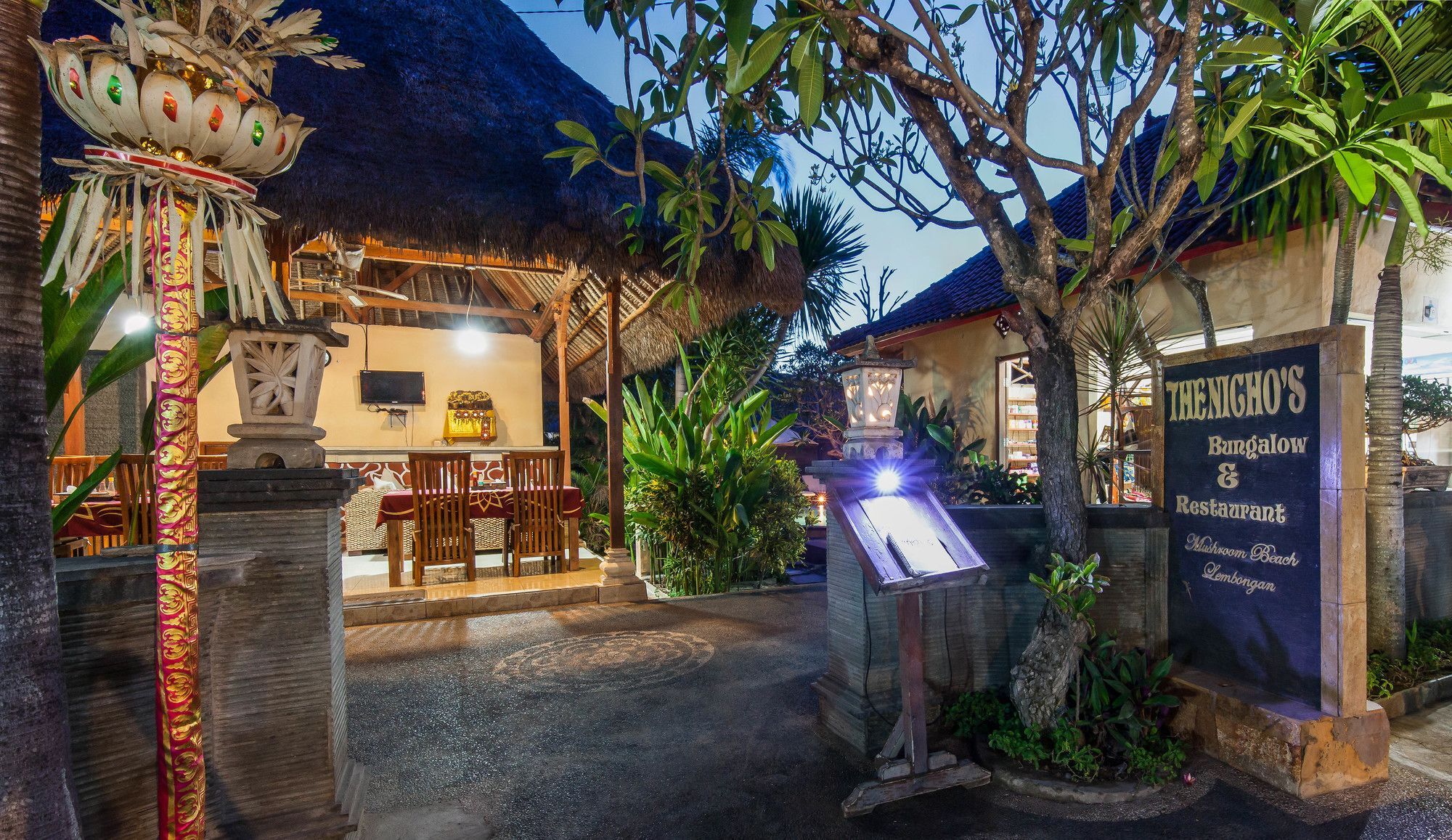 The Nichos Bungalows And Villas Lembongan Exterior foto
